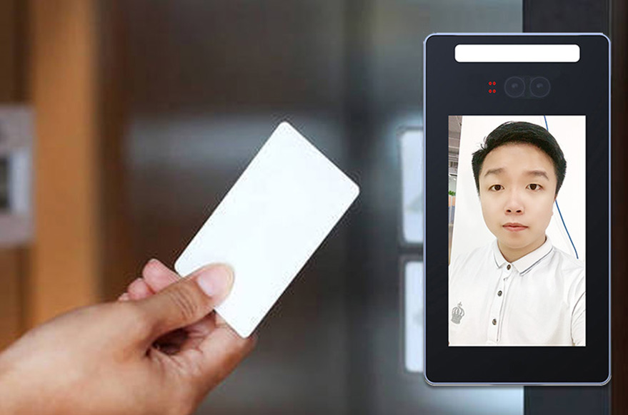 人脸识别门禁系统在学校的使用介绍_深圳捷易科技